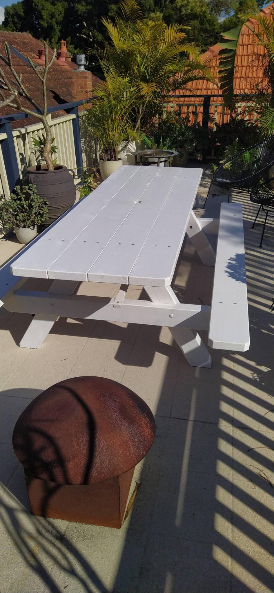 Iconic Outdoor Picnic Table | Alfresco