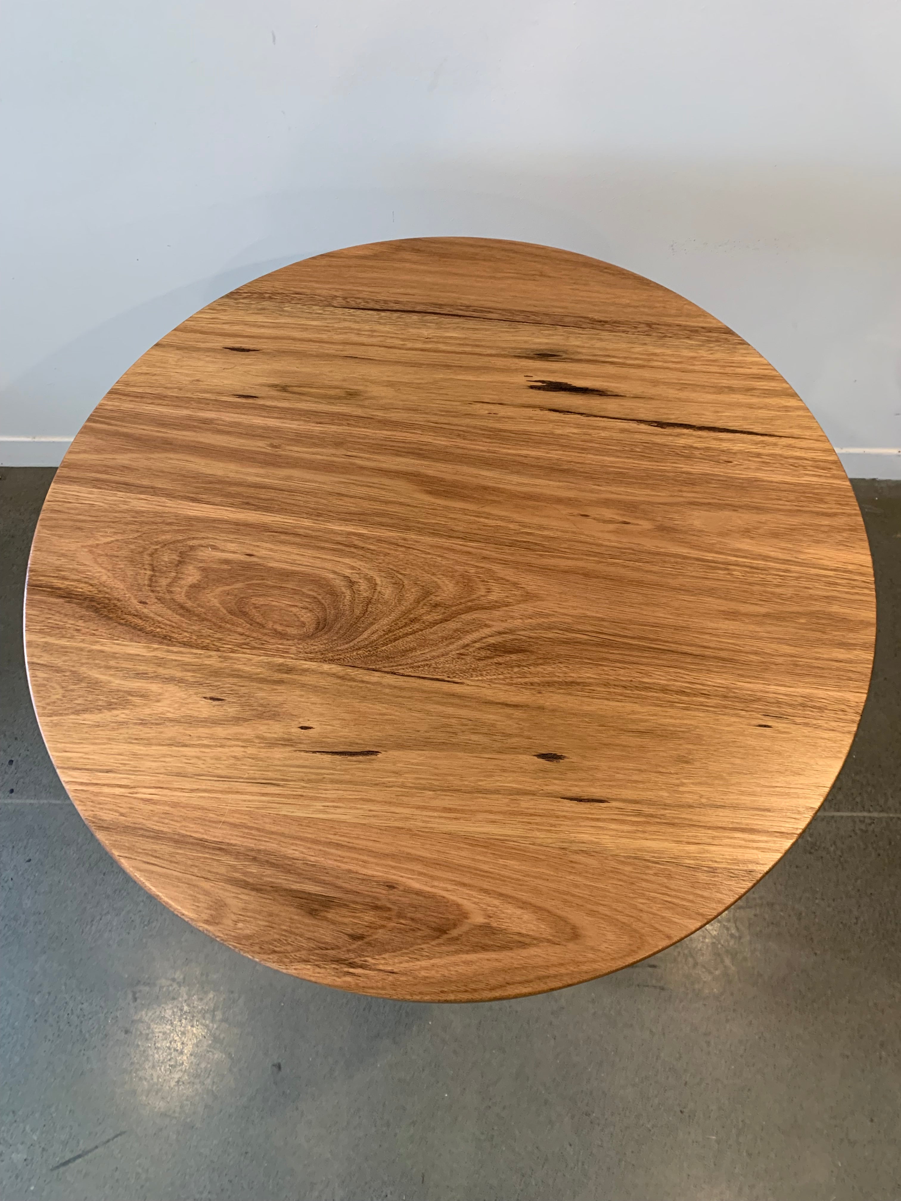 "Cozy Circle Table