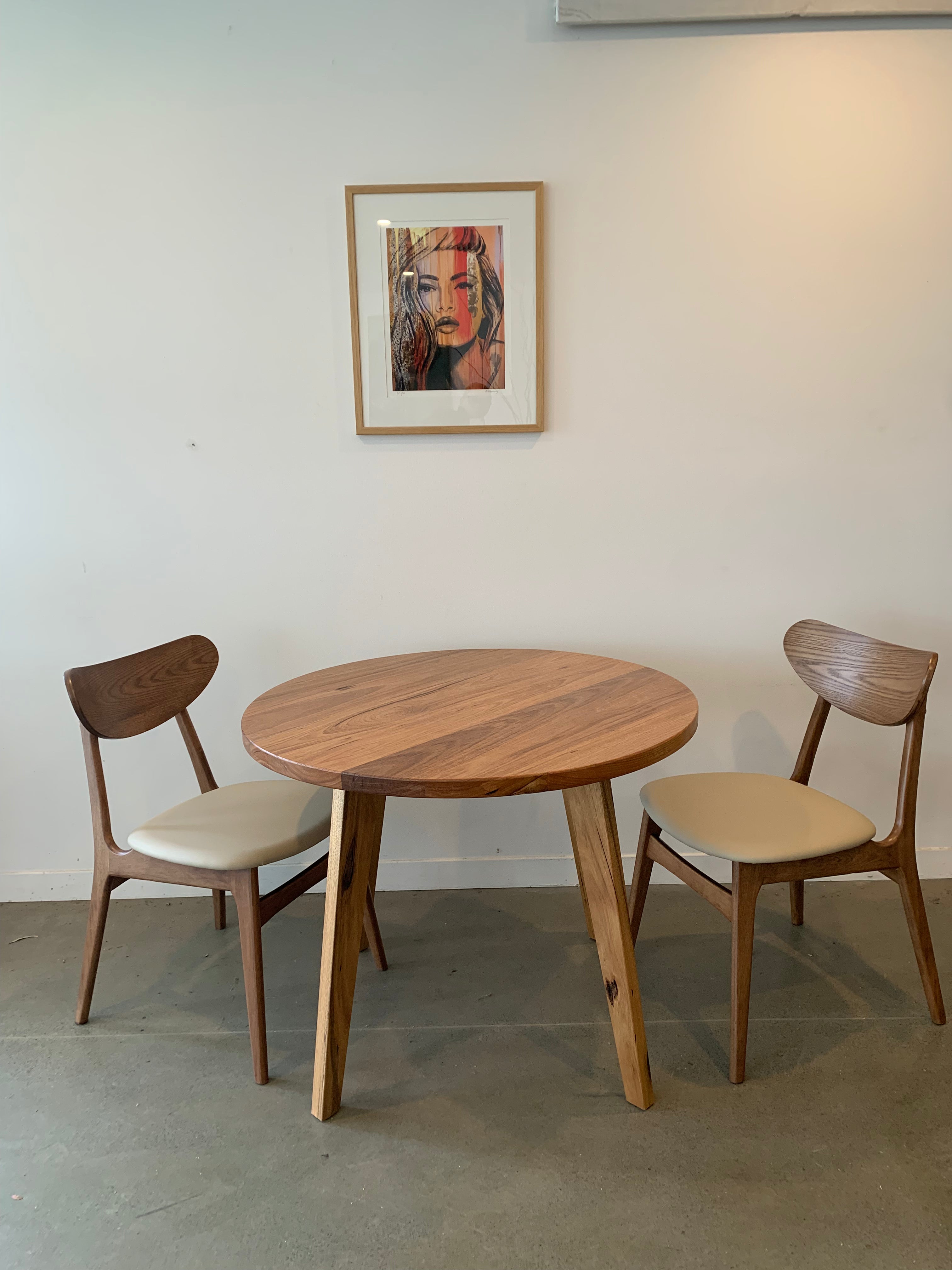 "Cozy Round Dining Table