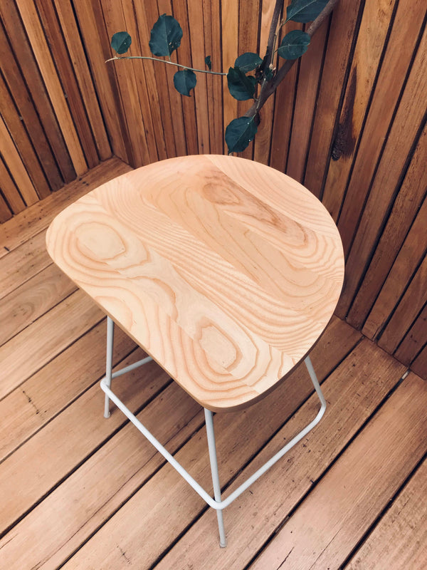 LENNY STOOL - NATURAL TIMBER/WHITE LEG - BAR HEIGHT