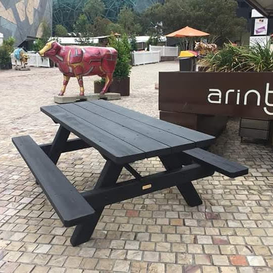 Iconic Outdoor Picnic Table | Alfresco